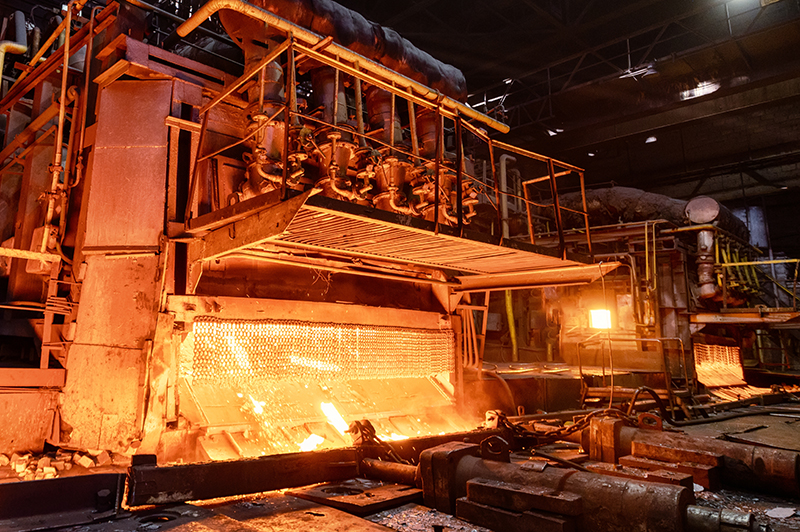 A metalworking foundry furnace